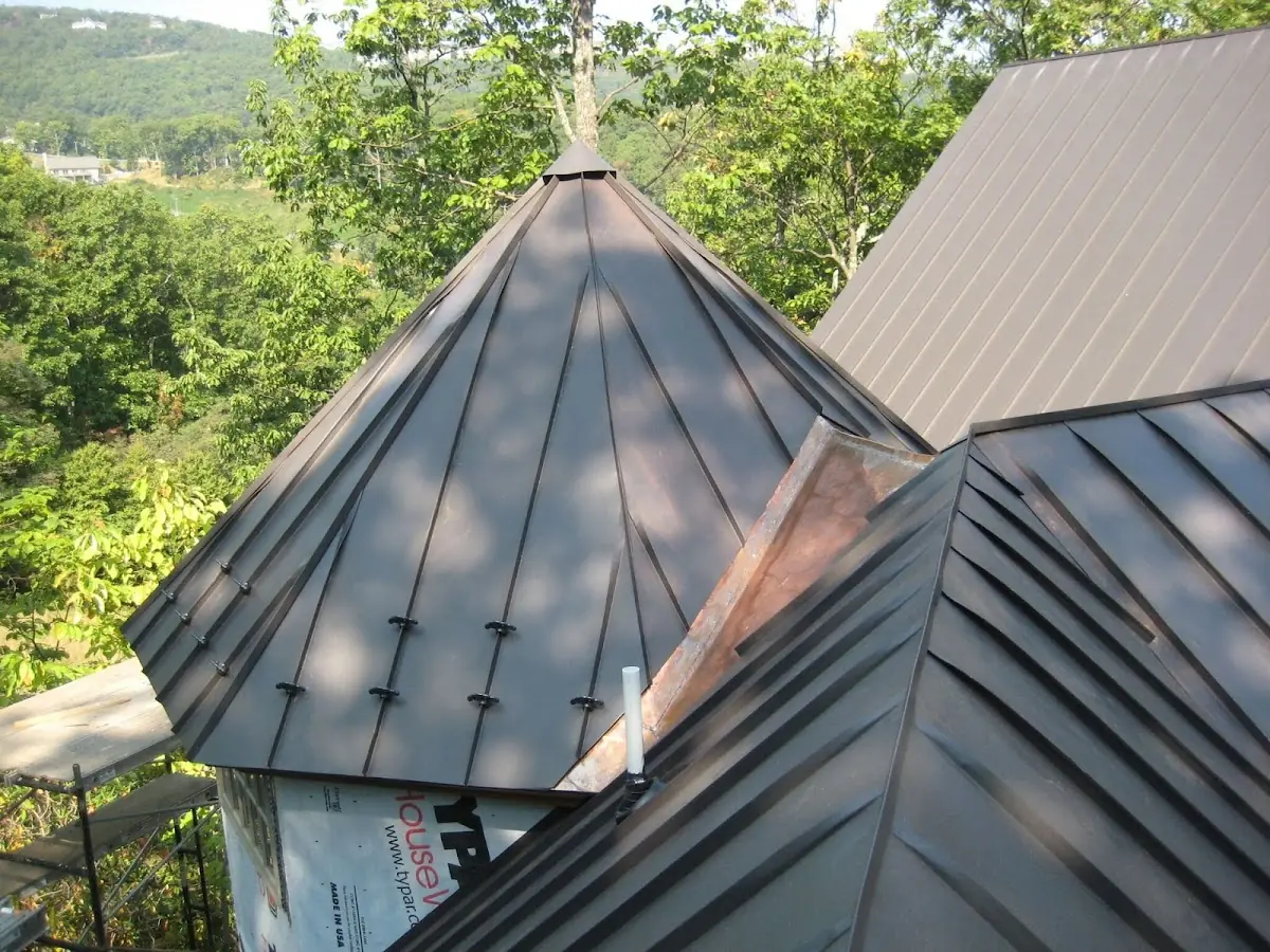 Professional Gutter Cleaning by Craftsman Roofing in Warren